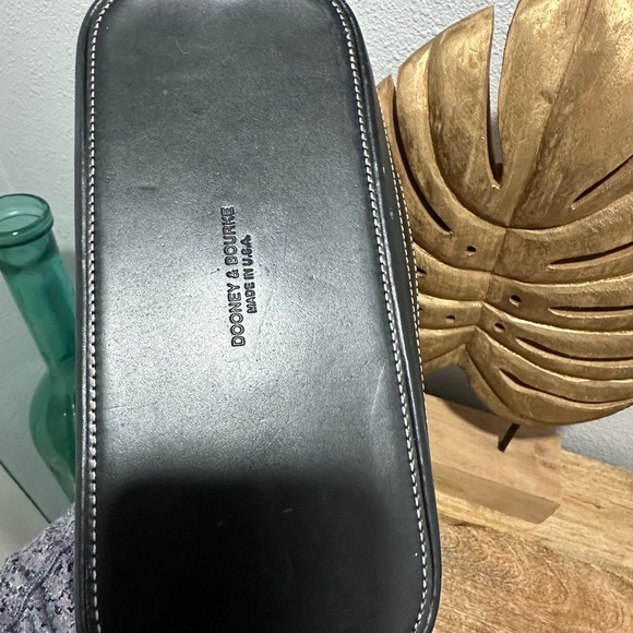 DOONEY & BOURKE Vintage Black Perfored Leather Bucket Shoulder Handbag - Picture 11 of 11